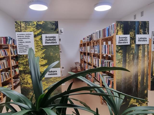  Bibliotēkā